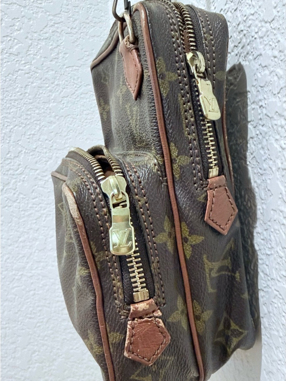 Louis Vuitton Monogram Amazone Messenger Bag - Picture 3 of 15